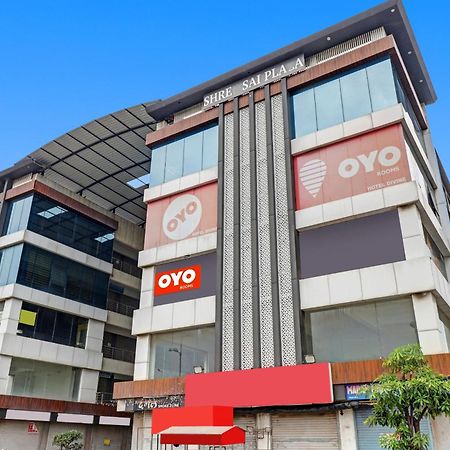 Hotel O Max Surat Exterior foto